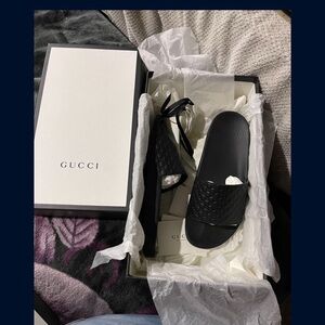 Selling Men Size 7 Gucci Slides